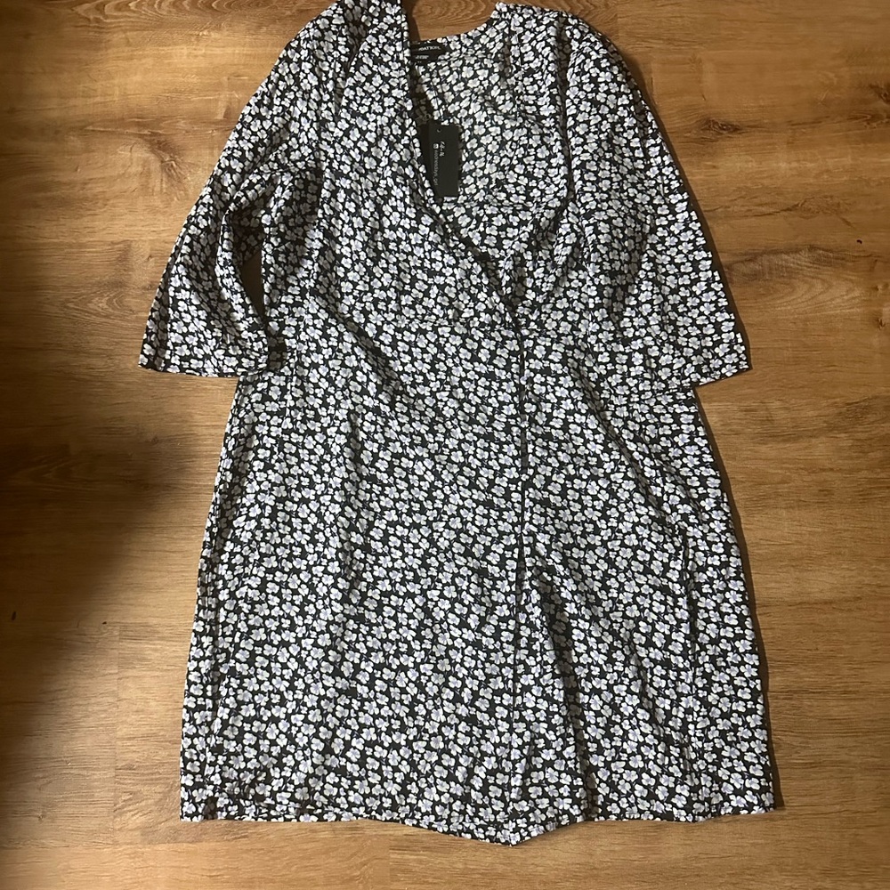 Floral Black and White Wrap Dress - Picture 3 of 3